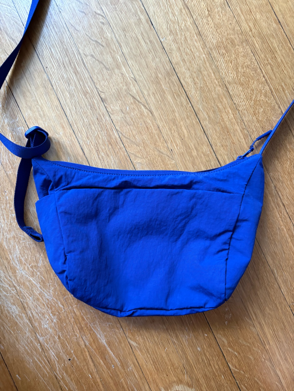 Lululemon Sling Crossbody Bag in Larkspur - Picture 5 of 5